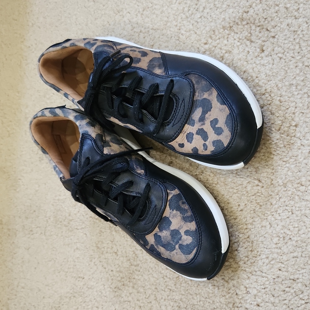 Clarks womens sneakers